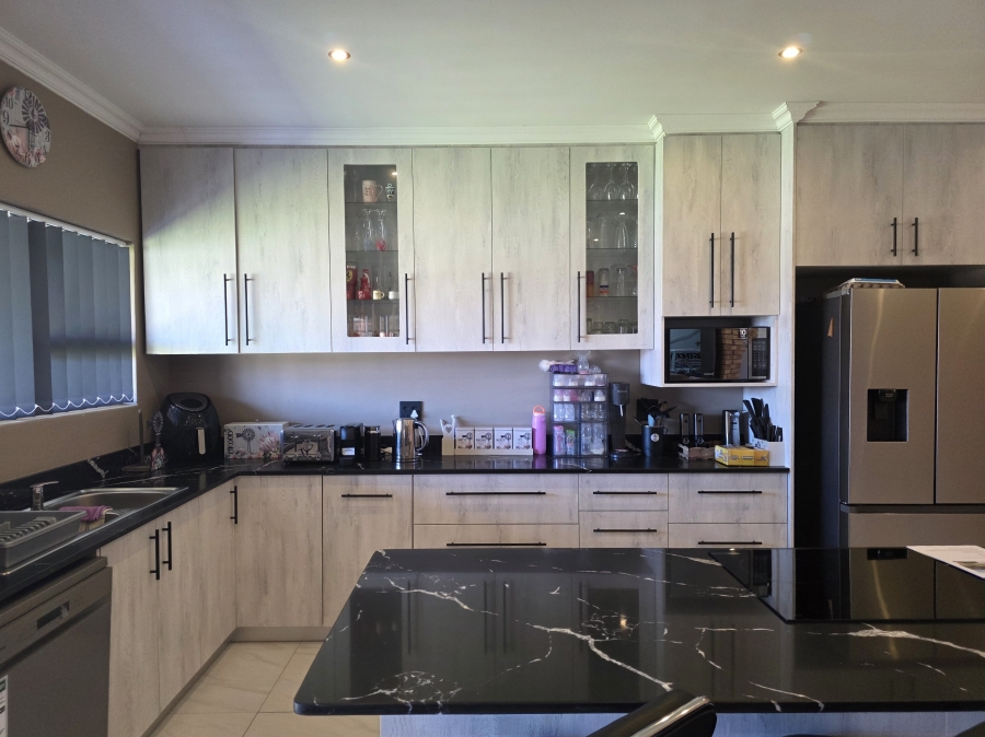 3 Bedroom Property for Sale in Wavecrest Eastern Cape